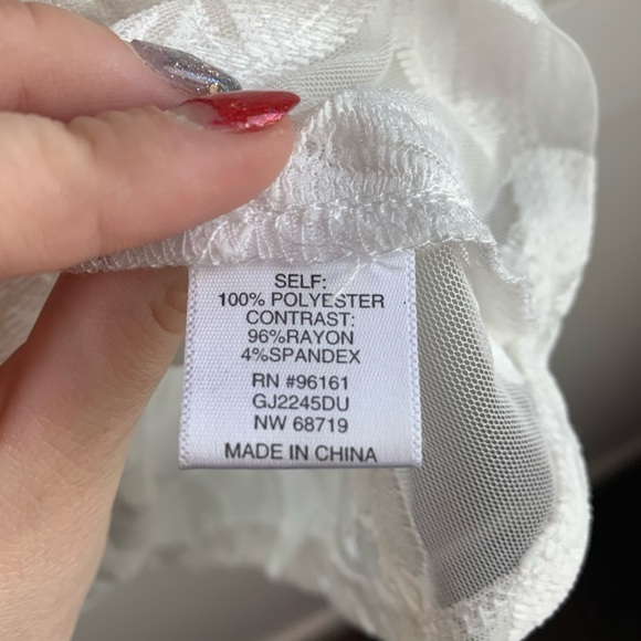 Gypsies & Moondust White Floral Lace Short Sleeve Shirt - Picture 5 of 6